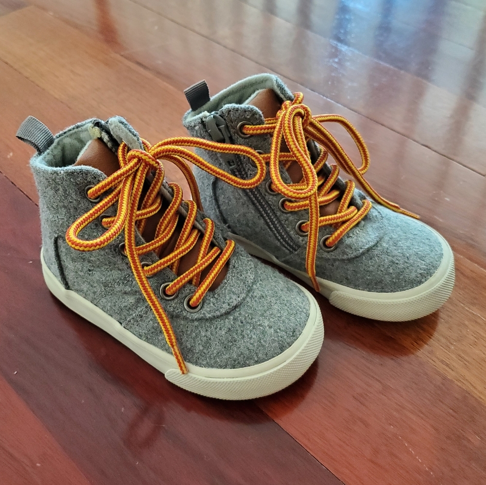Gap Kids Gray Wooly High Top Shoe | Size 6